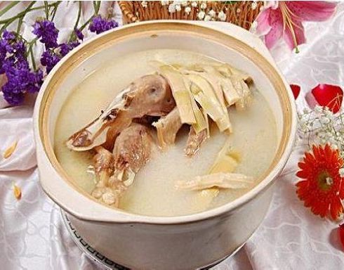 加盟什么项目好-小吃加盟-口口香老鸭汤的特色