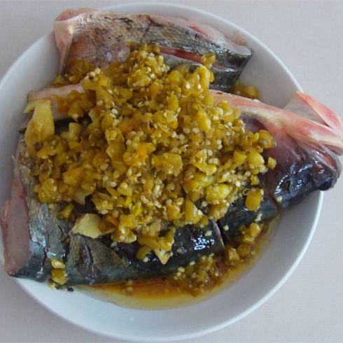 湘江鱼头王的做法,家常湘江鱼头王的做法,何爹