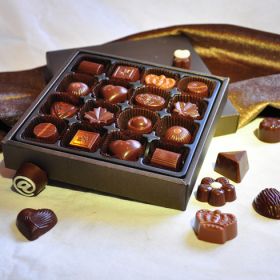 DIY巧克力店赚钱的方法 自制巧克力加盟