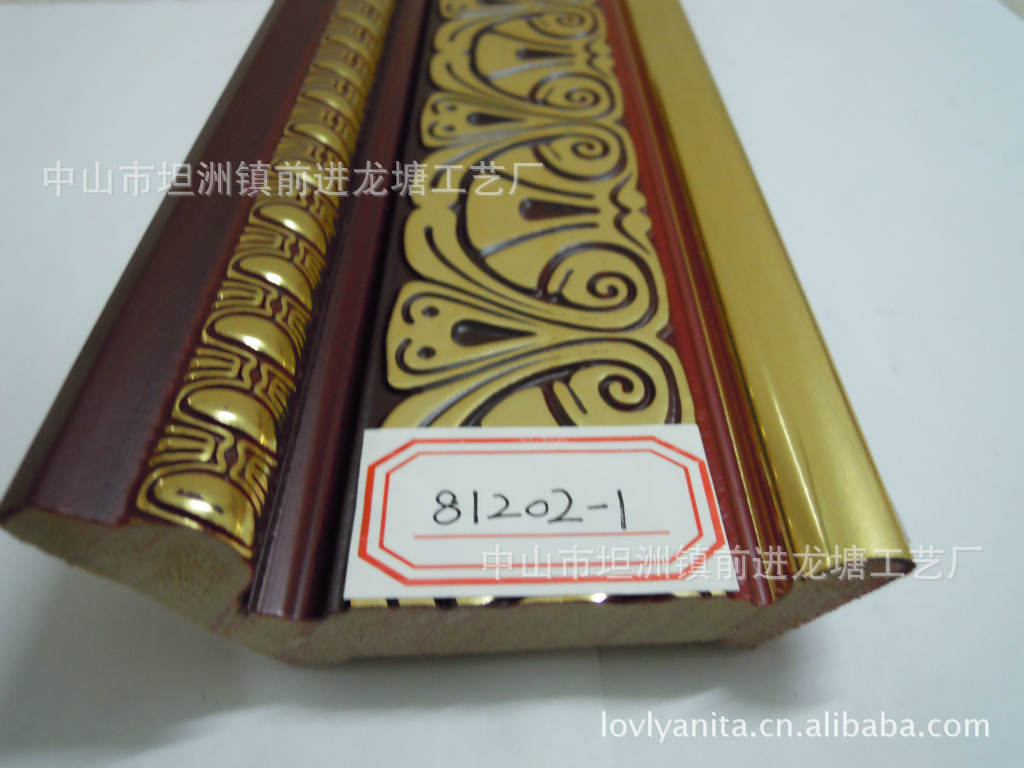 南马工艺品总部是一家专业的集设计,生产加工和销售为一体的树脂,PU镜框,浮雕画,装饰画,树脂工艺品,旅游纪念品,玻璃钢纪念品的生产厂家。 工厂创立于1988年,已拥有相关的配套生产设备及技术和设计人才以及数百名员工。 产品款式达三千多种,其南马品牌于2002年注册并经国家相关部门认可,在行内享有较高的名誉和口碑。