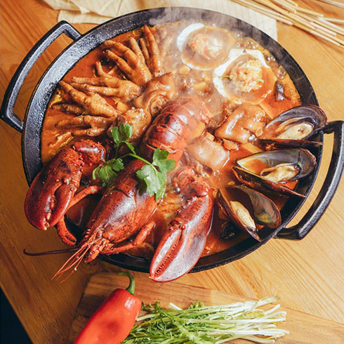 嘟嘴肉蟹煲-海鲜龙虾煲