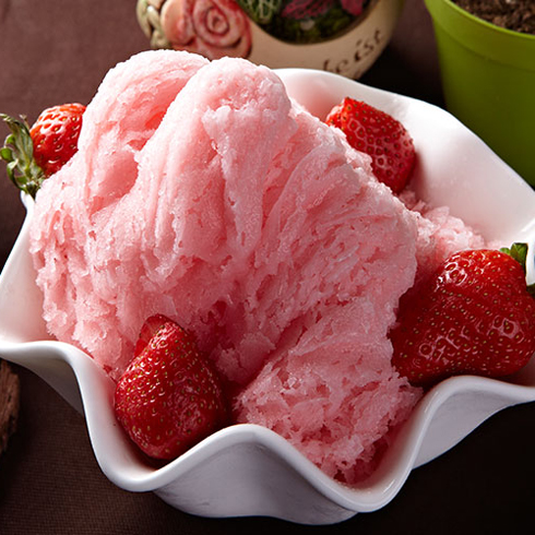堂代甜品-草莓绵绵冰
