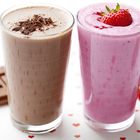 纵贯线饮品-巧克力奶昔和草莓奶昔