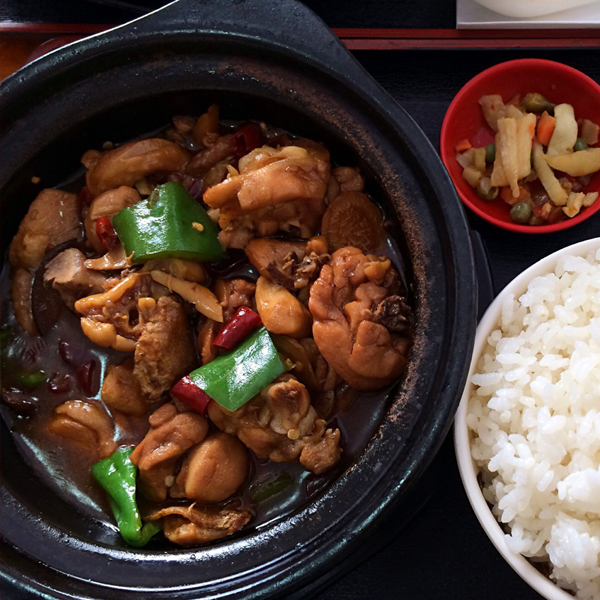 迪隆黄焖鸡米饭