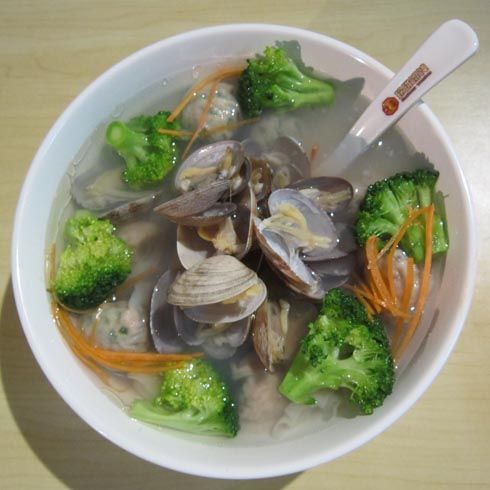 玲珑馄饨店海鲜馄饨