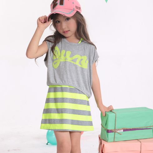 条纹两件套童装