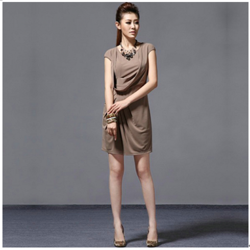 莱尔维思优惑修身连衣裙