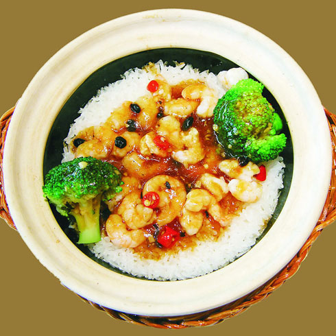 功夫煲仔虾仁煲仔饭