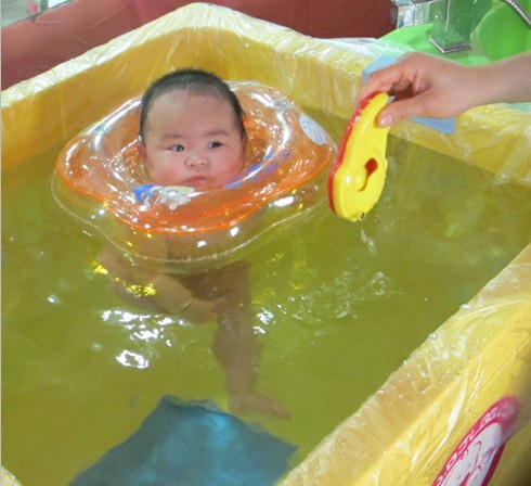 靓宝宝婴幼儿游泳馆