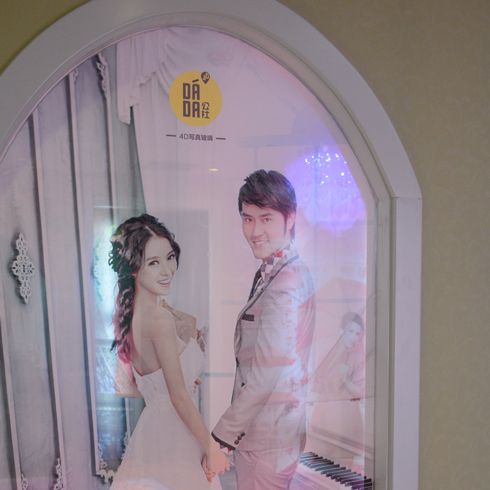 玻璃婚纱照_婚纱照风格(3)