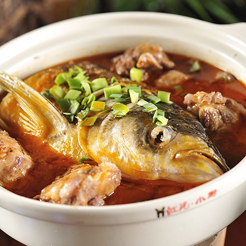 虹泥筒骨炖鱼头