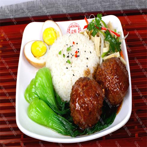 红烧狮子头饭