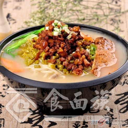 食面族酸豆角烧肉面