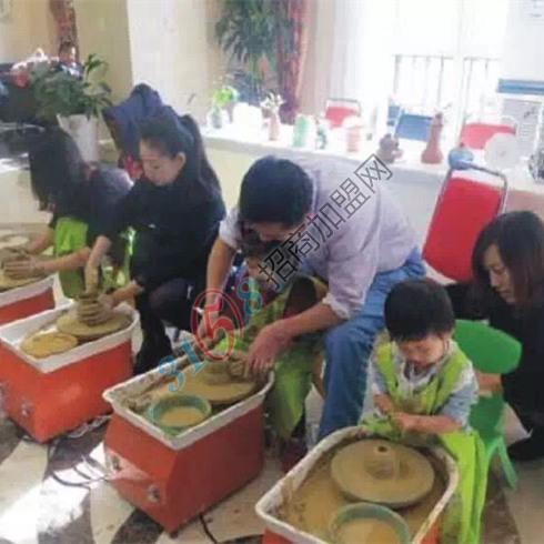 巧手丫亲子手工陶艺