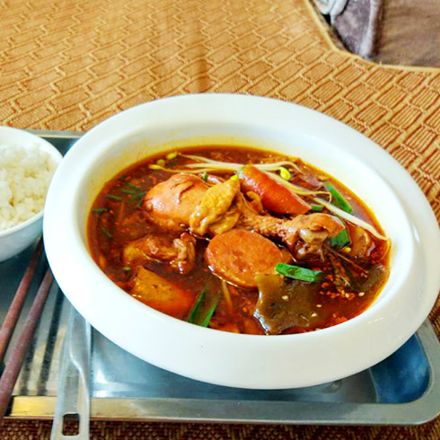 饭饱宝香锅-鸡腿饭宝香锅