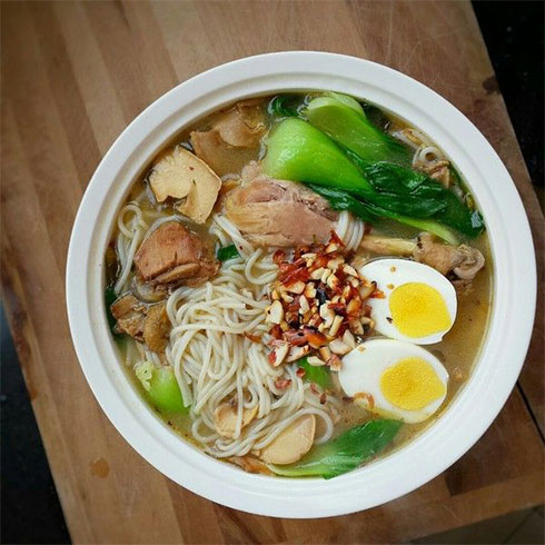 大城小麺-鸡腿面