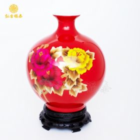 弘吉福泰宫庭红瓷花瓶