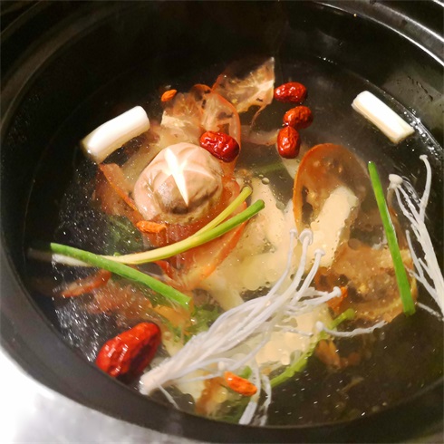 腩潮鲜牛腩火锅-菌汤锅底